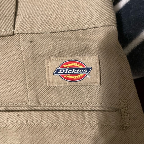 Used and creased - Picture 4 of 5